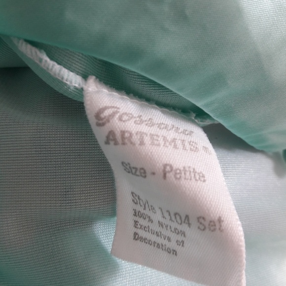 VTG "GOSSARD  ARTEMIS" PEIGNOIR ENSEMBLE! - Picture 3 of 8